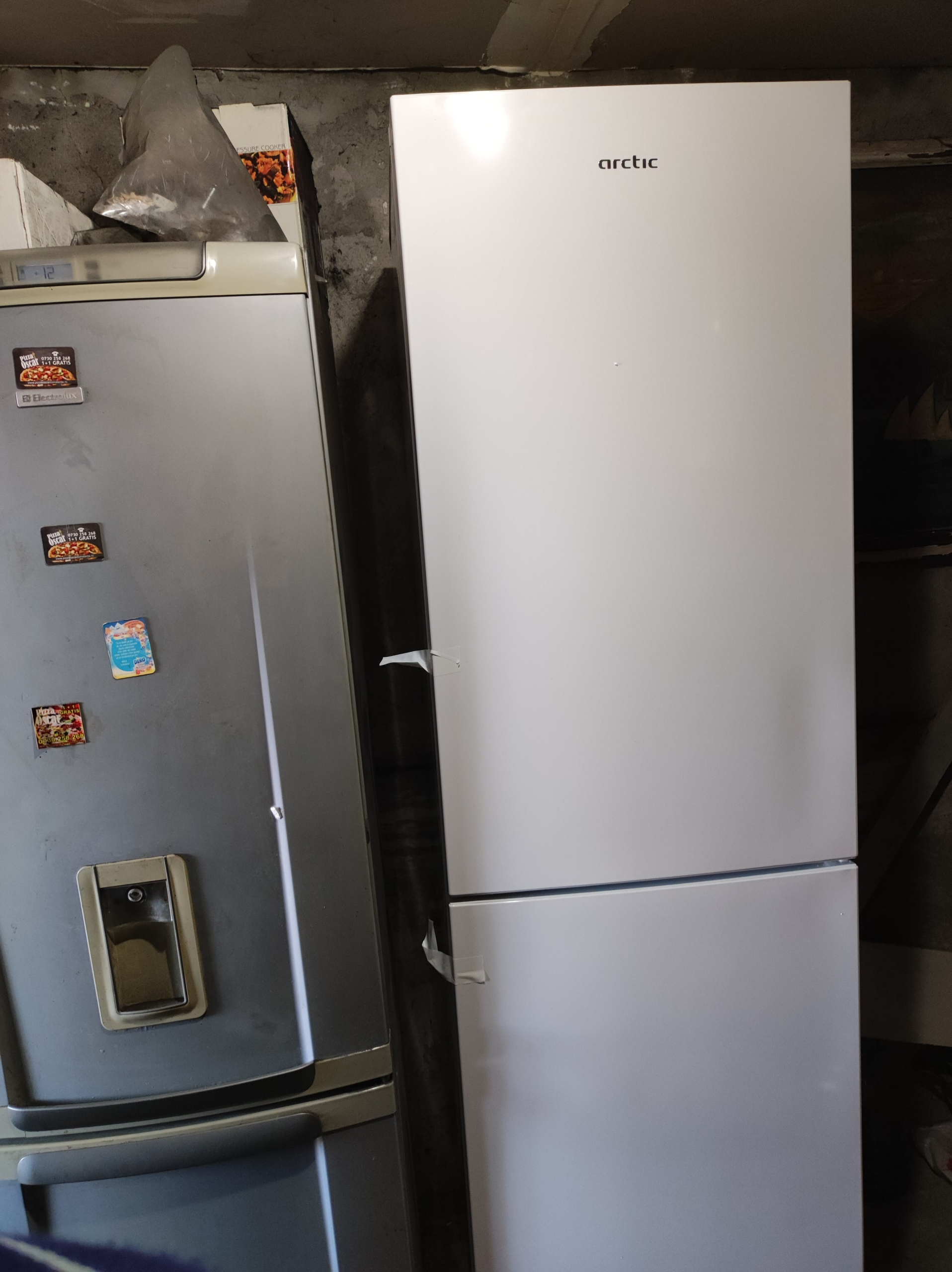 combina frigorifica Arctic AK60350M30W, 331 l ieftin Emag